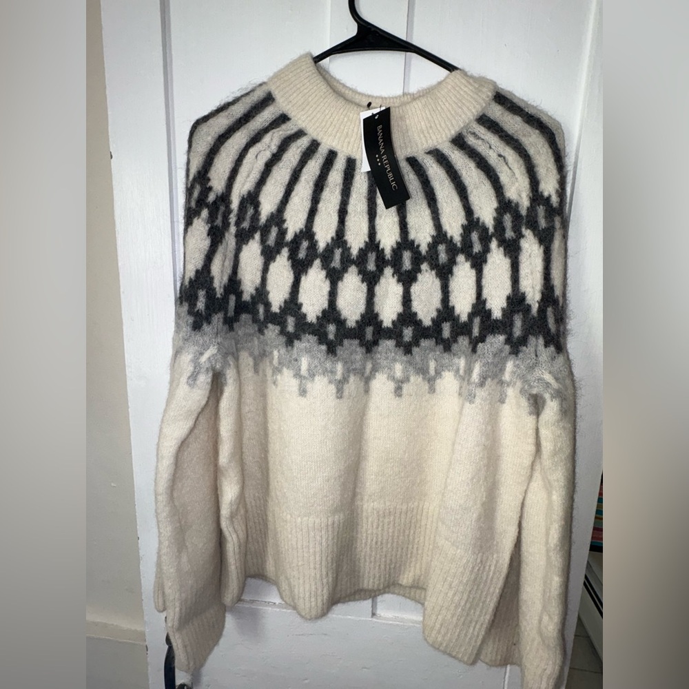 Banana Republic Cream and Gray Sweater
